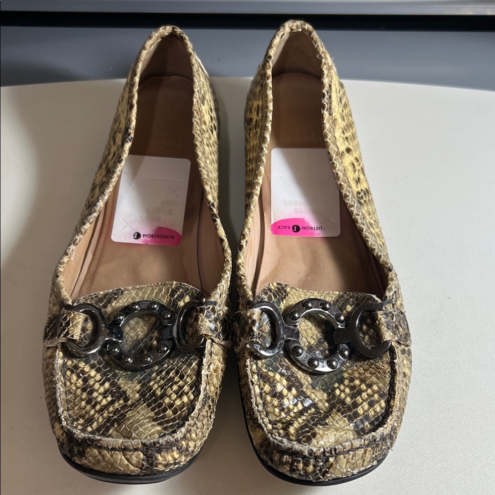Ladies Stuart Weitzman Keepmoc Snakeskin Loafers Sz 8.5